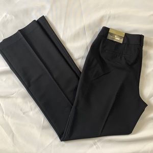 Worthington-Brand new with tags Woman’s trousers. Navy-size 6.